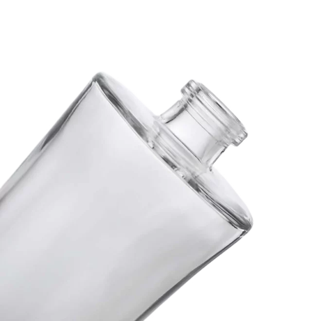 50ml & 100ml Clear Round Glass Perfume Bottle – Elegant Flat Shoulder Design, Thin High-Quality Glass - Image 3