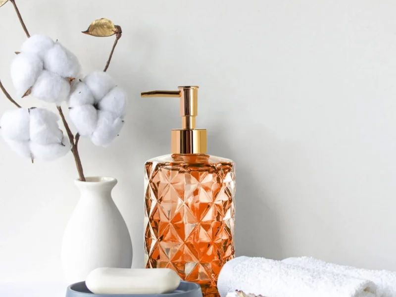 glass Pump Bottle to store Lotions
